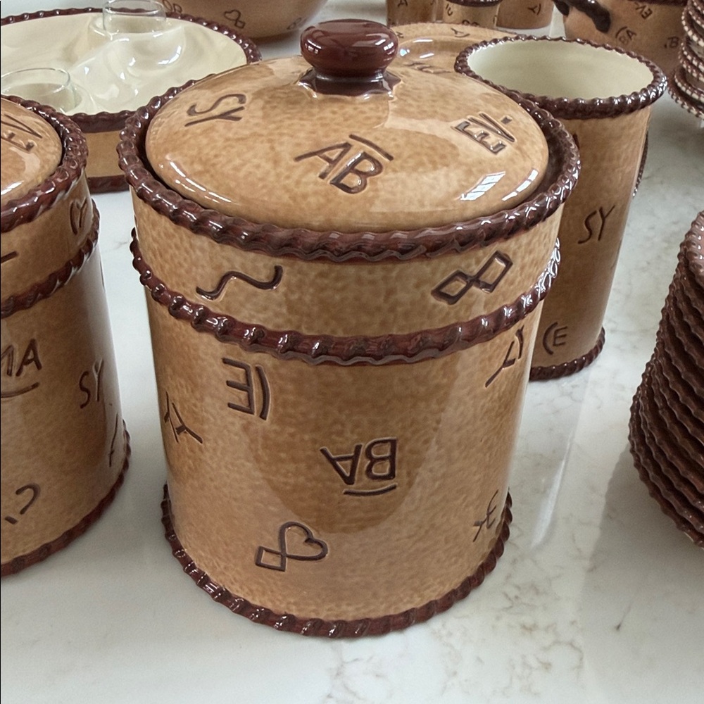 Montana Silversmiths -lifestyles branded dinnerware collection - XL canister